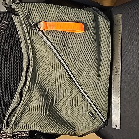 Olive Go Dash Dot tote/gym Infinity bag - Picture 11 of 12